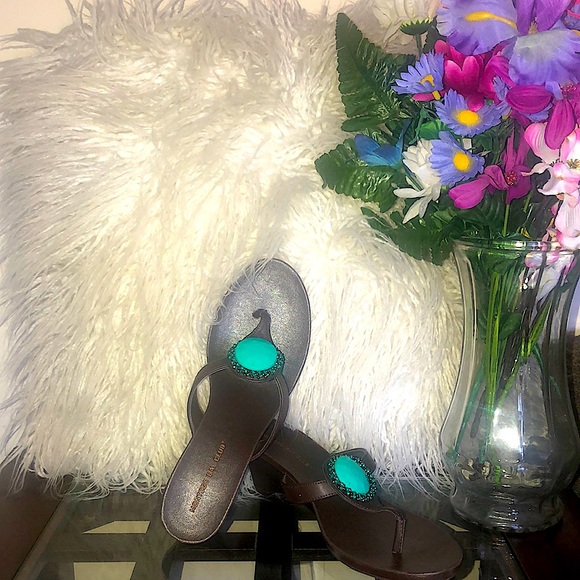 Women’s Thong Sandals - Picture 1 of 7